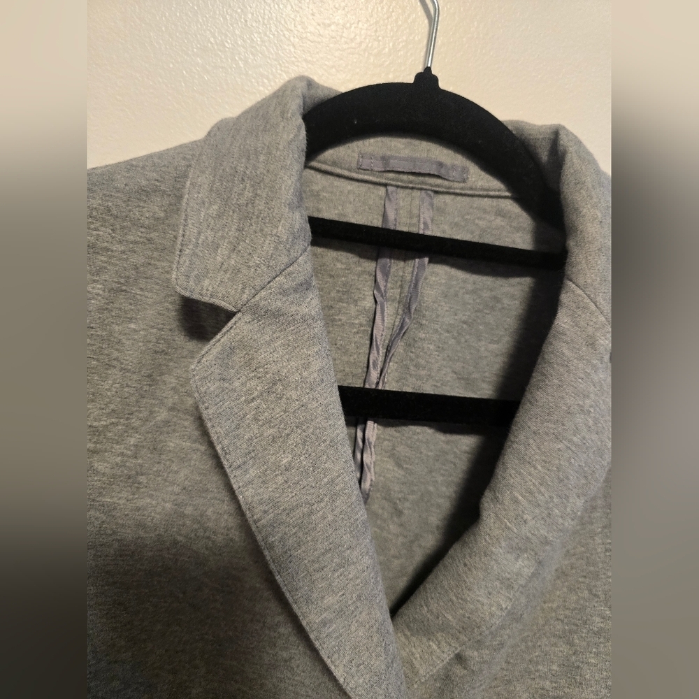Uniqlo Women's Light Gray Blazer - Picture 4 of 6